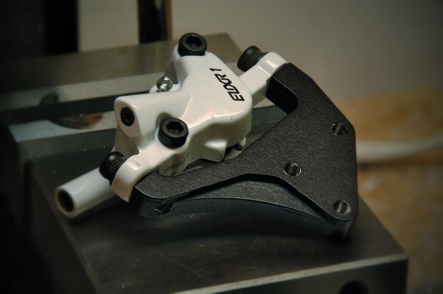 bicycle disc brake caliper bracket